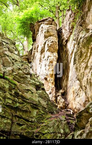 La formation de roches de la gorge du diable dans le Parc naturel de l'Eifel Sud, Allemagne, Rhénanie-Palatinat, Eifel, Irrel Banque D'Images