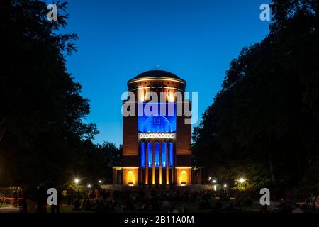 Planétarium coloré à Stadtpark, Barmbek, Hambourg, Allemagne Banque D'Images