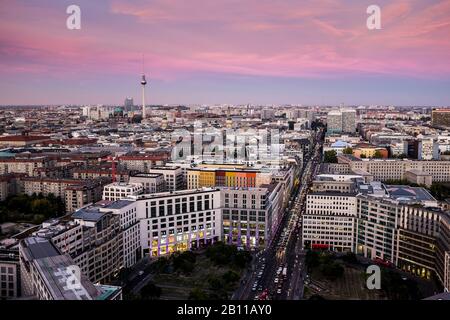 Horizon Berlin, vue de la tour Kollhoff vers le centre / est, en face de la place Leipziger, Potsdamer Platz, Berlin, Allemagne Banque D'Images