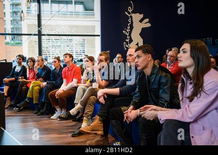 Berlin, Allemagne. 22 février 2020. 70ème Berlinale, Shooting Stars - Conférence De Presse: Les Acteurs Zita Hanrot (L-R), Joana Ribeiro, Bartosz Bielenia, Victoria Carmen Sonne, Levan Gelbakhiani, Martina Apostolova, Jonas Dassler, Pääru Oja, Bilal Wahib Et Ella Rumpf. Le Festival International du Film a lieu du 20.02 au 01.03.2020. Crédit: Gregor Fischer/Dpa/Alay Live News Banque D'Images