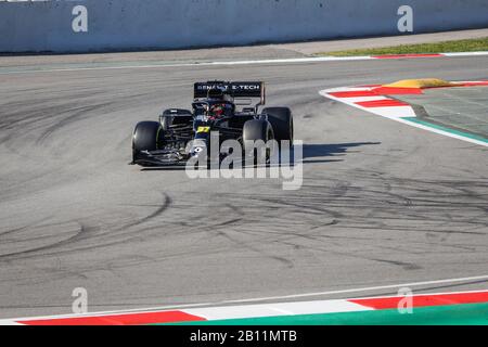 Esteban Ocon conduisant pour Renault à la première épreuve d'hiver au circuit de Montmelo, Barcelone, Espagne, le 21.2.20 Banque D'Images