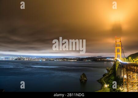 Vue sur le Golden Gate Bridge, San Francisco, California, USA Banque D'Images