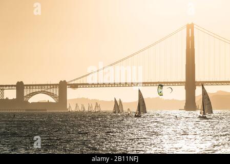 Golden Gate Bridge at sunset, San Francisco, California, USA Banque D'Images