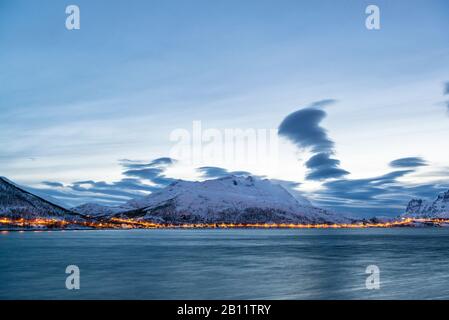 Île de Kvaløya, profondeur de tempête au-dessus de Kaldfjord, Norvège Banque D'Images