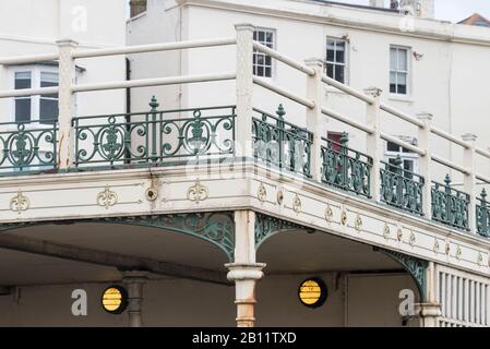 Refuge victorien sur Marine Drive, Margate, Kent Banque D'Images