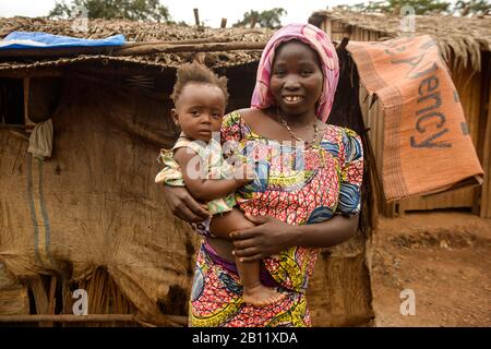 Camp de réfugiés du HCR pour les Fulani, réfugiés de guerre civile de la République centrafricaine, Cameroun, Afrique Banque D'Images