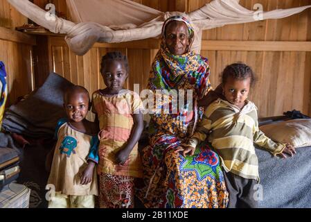 Camp de réfugiés du HCR pour les Fulani, réfugiés de guerre civile de la République centrafricaine, Cameroun, Afrique Banque D'Images