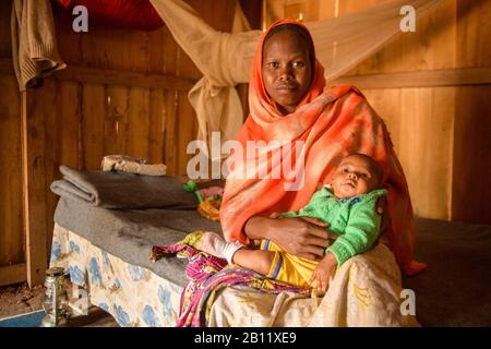 Camp de réfugiés du HCR pour les Fulani, réfugiés de guerre civile de la République centrafricaine, Cameroun, Afrique Banque D'Images