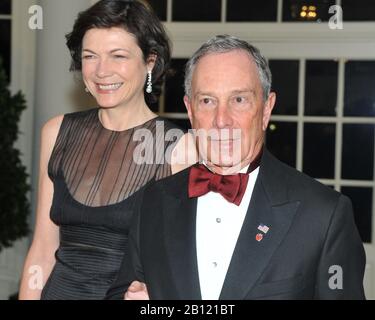 Washington, D.C. - 24 novembre 2009 -- le maire de New York, Michael Bloomberg, et Mme Diana Taylor, arrivent Pour Le Dîner d'État en l'honneur du Dr Manmohan Singh, premier ministre de l'Inde à la Maison Blanche à Washington, D.C., le mardi 24 novembre 2009..crédit: Ron Sachs / CNP.(RESTRICTION : Pas de journaux ou journaux New York ou New Jersey dans un rayon de 120 miles de New York City) | usage dans le monde entier Banque D'Images