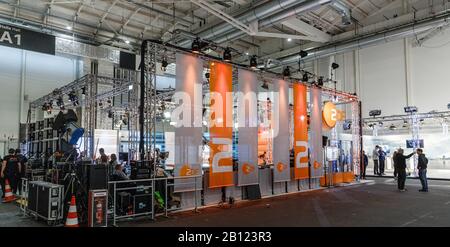 Hambourg, Allemagne. 22 février 2020. Le studio d'élection de ZDF TV, dont les résultats de l'élection d'État de 2020 seront communiqués demain, est situé dans une salle de la Messe de Hambourg. Crédit: Markus Scholz/Dpa/Alay Live News Banque D'Images