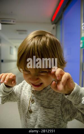 Blonde Angry Boy (Editorial) Banque D'Images