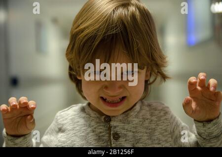 Blonde Angry Boy (Editorial) Banque D'Images