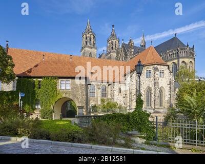 Cathédrale de l'Fürstenwall avec Remtergang à Magdebourg, Saxe-Anhalt, Allemagne Banque D'Images