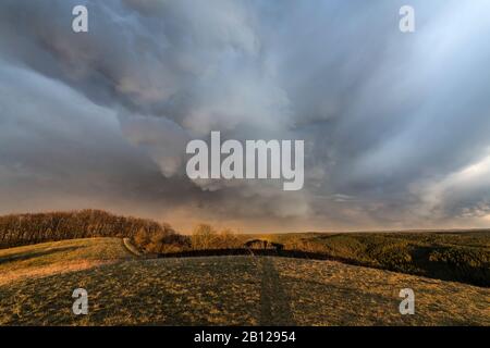 Leuchtenburg,Thunderstorm,Mammatus clouds,Sunset,Thuringe,Allemagne Banque D'Images