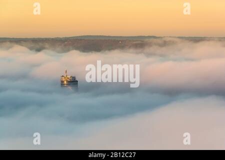 Jentower dans le brouillard, Iéna, Thuringe, Allemagne Banque D'Images