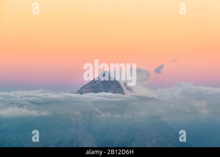 Vue depuis le Rifugio Lagazuoi (2752 m) à Monte Antelao, Dolomites, Cortina d'Ampezzo, Italie Banque D'Images