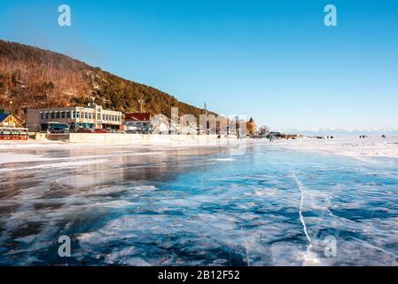 Le lac Baïkal gelé en hiver, Sibérie, Russie Banque D'Images