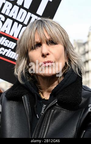 Chrissie Hynde. Manifestation « ne pas extrader Assange », Parliament Square, Londres. ROYAUME-UNI Banque D'Images