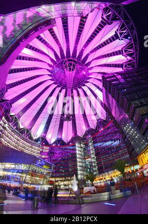 Awnings Colorés,Dome,Sony Center,Festival Of Lights,Berlin,Allemagne,Europe Banque D'Images