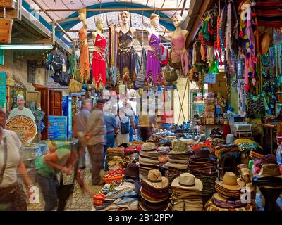 Souk dans la vieille ville d'Acre, près de Haïfa, Israël Banque D'Images