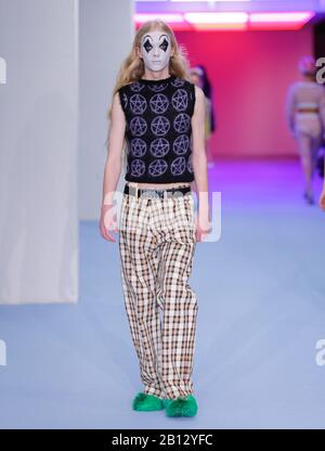 Londres, Royaume-Uni, 13 Février 2020, Spectacle De La Passerelle Ashley Williams Londres Fashion Week Automne Hiver 2020, Automne Hiver 2020 Au British Fashion Council Show Sp Banque D'Images