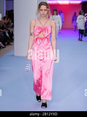Londres, Royaume-Uni, 13 Février 2020, Spectacle De La Passerelle Ashley Williams Londres Fashion Week Automne Hiver 2020, Automne Hiver 2020 Au British Fashion Council Show Sp Banque D'Images