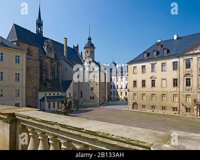 Cour Avec Église Abbatiale De Saint-Georges Depuis Agnesgarten, Château D'Altenburg, Thuringe, Allemagne Banque D'Images