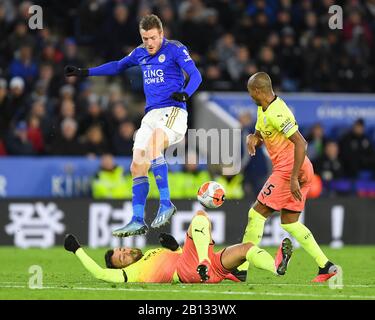 Leicester, Royaume-Uni. 22 février 2020. Jamie Vardy (9) de Leicester City se bloque sur Nicolas Otamendi (30) de Manchester City lors du match de la Premier League entre Leicester City et Manchester City au King Power Stadium, Leicester le samedi 22 février 2020. (Crédit: Jon Hobley | MI News) la photographie ne peut être utilisée qu'à des fins de rédaction de journaux et/ou de magazines, licence requise à des fins commerciales crédit: Mi News & Sport /Alay Live News Banque D'Images