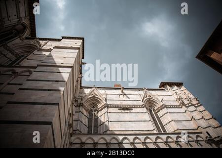 Détail de la façade de la cathédrale de Sienne / détail de la Facade de la cathédrale métropolitaine de Saint Marie de l’Assomption Banque D'Images