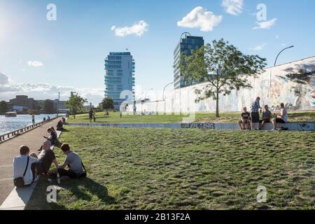 East Side Gallery Sur La Spree Promenade, Friedrichshain, Berlin, Allemagne Banque D'Images