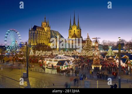 Marché De Noël D'Erfurt Avec Pyramid, St. Cathédrale Marie et Severikirche, Thuringe, Allemagne Banque D'Images