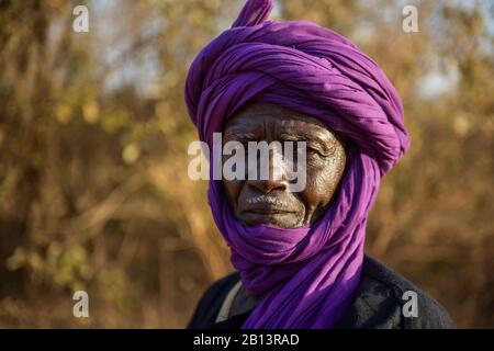 Un homme de l'ethnie Peul de la Gambie Banque D'Images