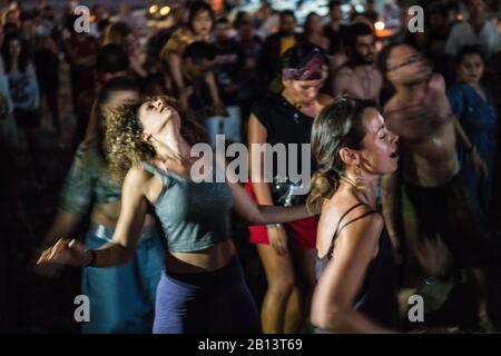 Les gens sur la plage, Arambol, Goa, Inde. Banque D'Images