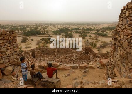 Vie de village à Ouadane, Mauritanie Banque D'Images