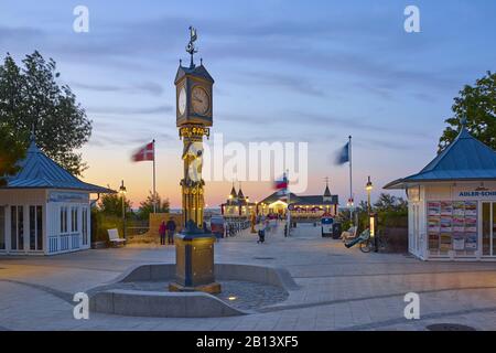 Pont de piers avec pont de jetée, Ahlbeck, Usedom, Mecklembourg-Poméranie occidentale, Allemagne Banque D'Images