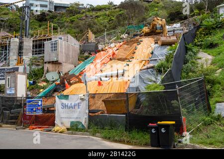 Chantier de construction à Palm Beach Sydney et travaux de terrain pour construire une maison de luxe indépendante, Sydney, Australie Banque D'Images