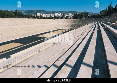 Athènes, Grèce - 9 mai 2011: Stade panathénaïque appelé Kallimarmarmo, vue d'ensemble du stade ancien à Athènes des bleus. L'Arena est construit Banque D'Images