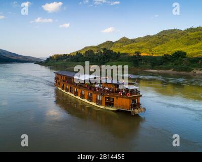 Bateau de croisière fleuve Mekong Sun sur le Mékong au Laos Banque D'Images