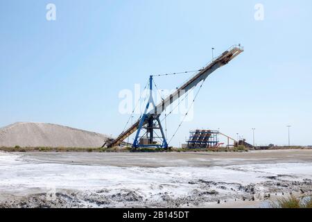 Marais salants d'Aigues-Mortes, Camargue, Sud de la France Banque D'Images