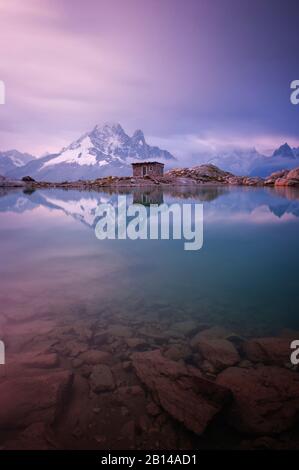 Orage matin au-dessus de la vallée de Chamonix, Lac Blanc, Chamonix, Haute-Savoie, Alpes, France Banque D'Images