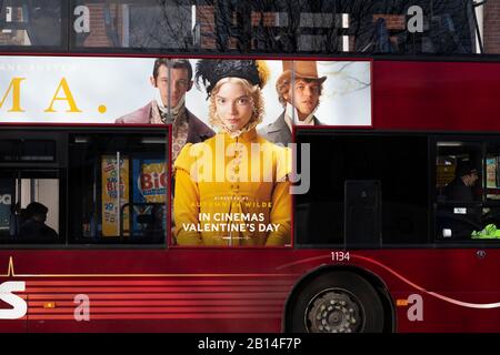 publicité motion picture sur le côté du bus Banque D'Images