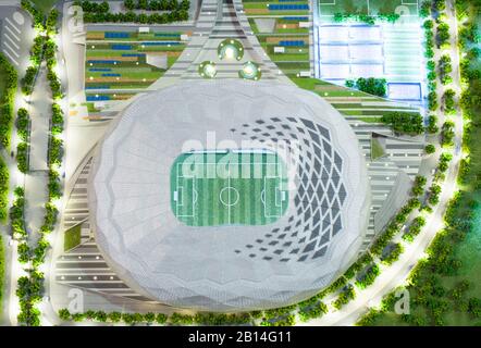 4 Décembre 2017 Moscou, Russie. La maquette du Qatar Foundation Stadium où se dérouleront les matchs de la coupe du monde de la FIFA 2022 au Qatar. Banque D'Images