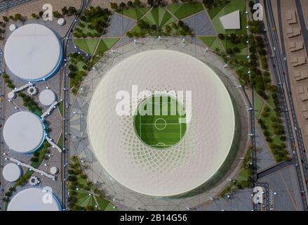 4 Décembre 2017 Moscou, Russie. La maquette du stade Al Thumama au cours duquel se dérouleront les matchs de la coupe du monde de la FIFA 2022 au Qatar. Banque D'Images