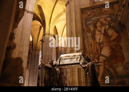 Tombe de Christophe Colomb dans la cathédrale de Séville Banque D'Images