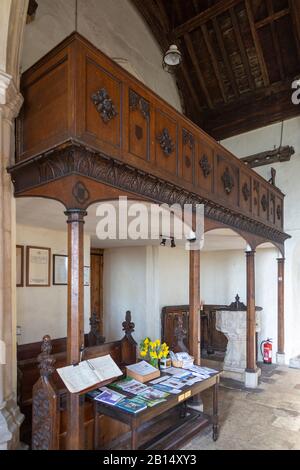 Village église paroissiale Hacheston, Suffolk, Angleterre, Royaume-Uni a élevé balcon galerie Banque D'Images