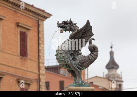 Fontana Dei Galli À Loreto, Ancona, Italie (Fontaine De Coq) Banque D'Images