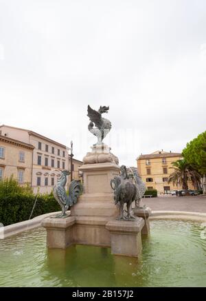 Fontana Dei Galli À Loreto, Ancona, Italie (Fontaine De Coq) Banque D'Images