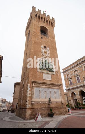 Torre Del Borgo À Recanati (Tour Recanati, Macerata - Italie, Maison Natale De Giacomo Leopardi) Banque D'Images