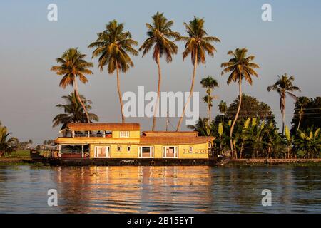 Soirée dans les eaux de l'arrière d'Alappuzha Alleppy Banque D'Images