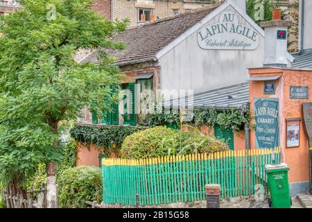 Paris, France - 17 septembre 2019 : Laprévue Agile est le plus ancien cabaret de Paris, situé dans le quartier de Montmartre, Il a été ouvert vers 1860. Banque D'Images